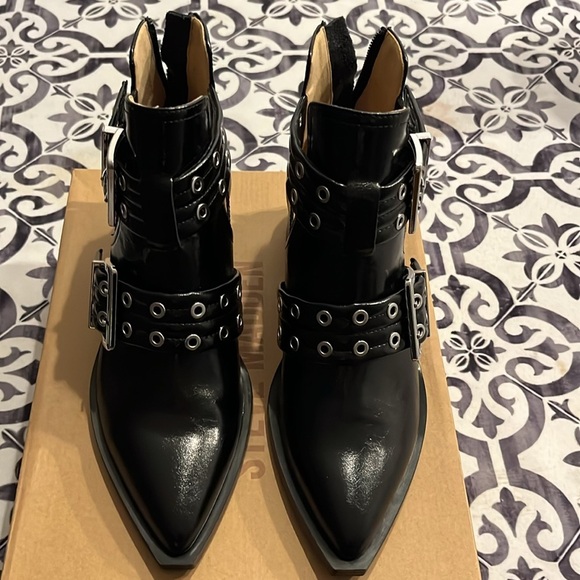 New Steve Madden booties black 8 - Picture 3 of 6